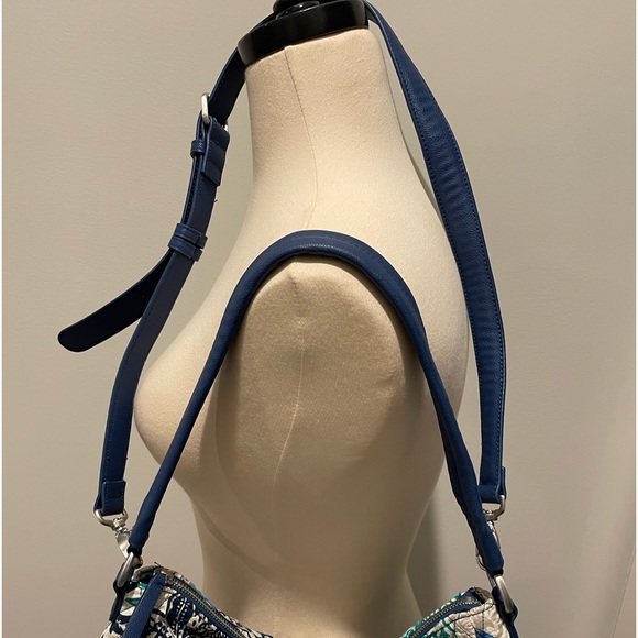 Vera Bradley Vivian Hobo Bag - Picture 5 of 8